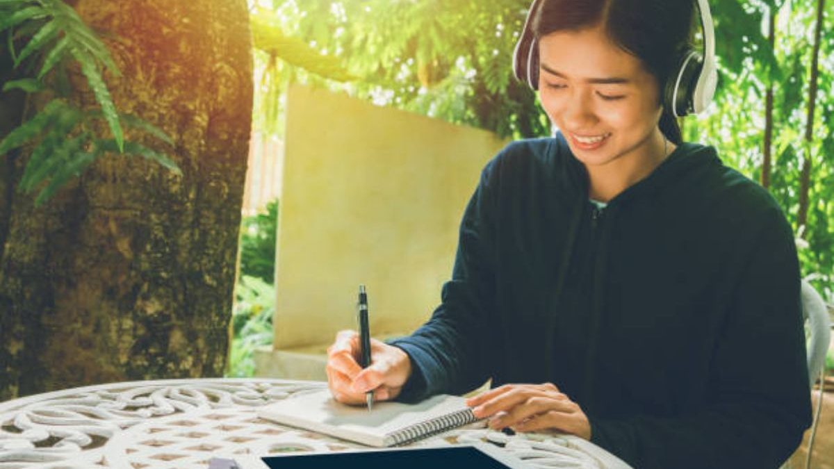 Formative Assessment: Definition, Purpose, Approaches, and More