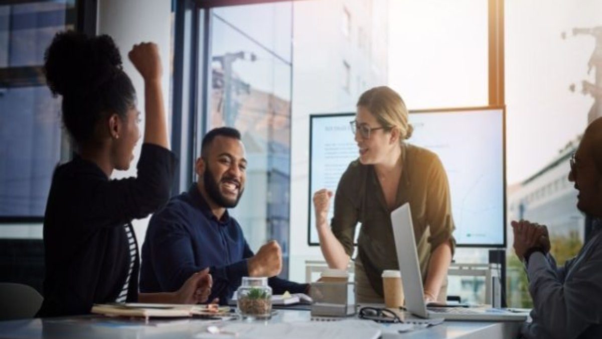 How Workers Can Ensure They Will Be Able to Switch Between Desktop and Mobile Devices Seamlessly