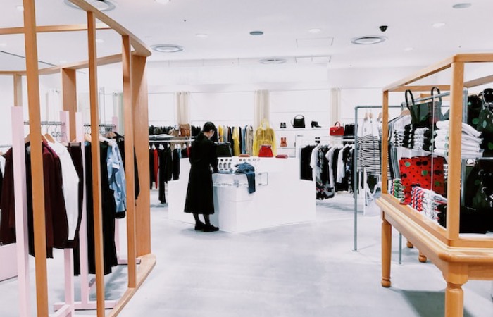 Why Write For TechQueer – RETAIL STORE Guest Post